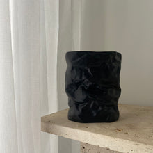 Load image into Gallery viewer, FROISSER Noir - PreSALE 4 Weeks