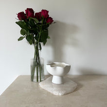 Load image into Gallery viewer, FLEUR Blanche Vase 400
