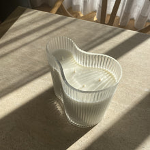 Load image into Gallery viewer, VASE EN VERRE Degager
